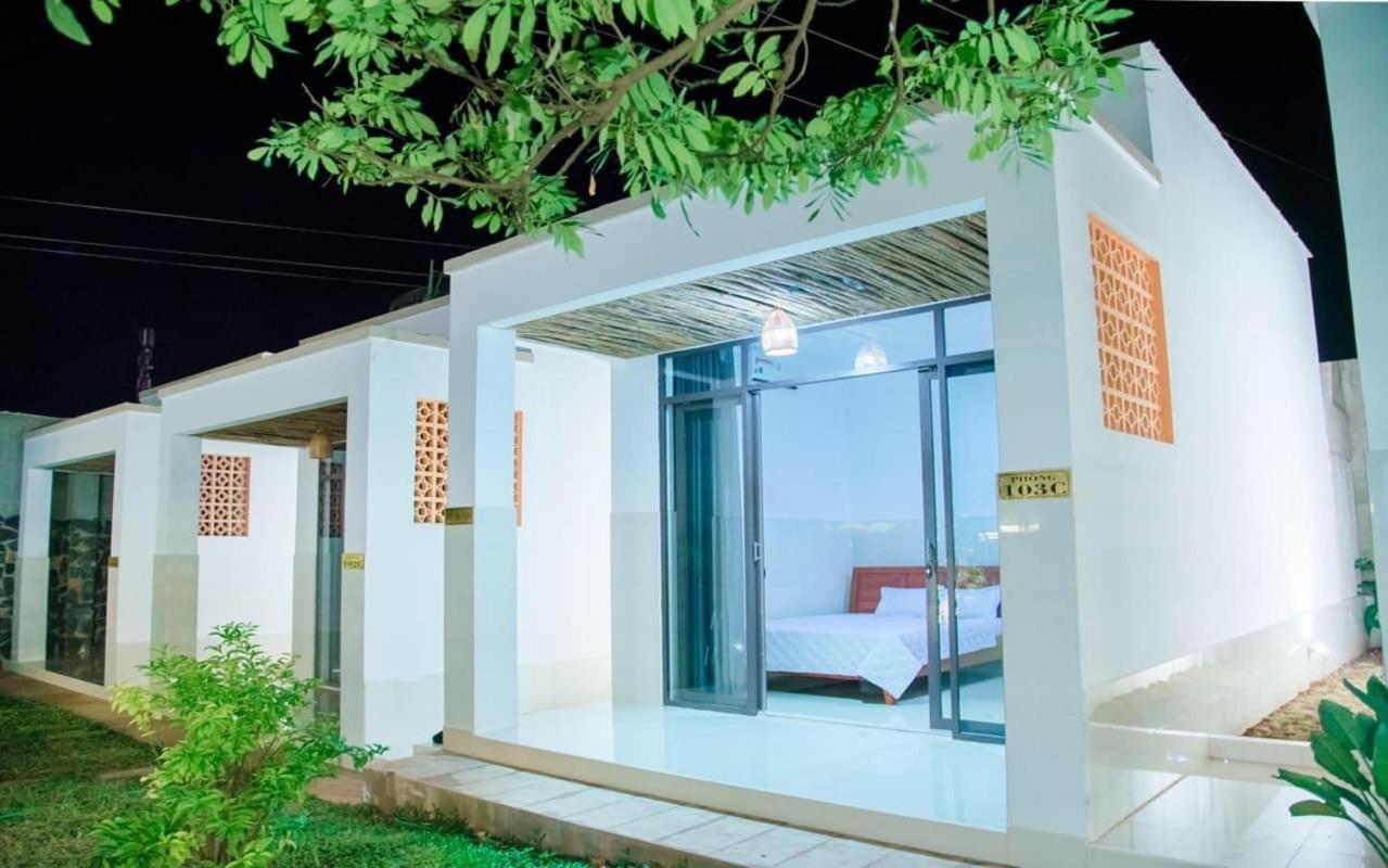 Thu Hien Hotel Pleiku - By Bay Luxury Plei Holang Екстер'єр фото